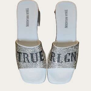 Y2K STYLE BLING Festival True Religion Women's Silver Slide Sandals, EUC, Sz. 8